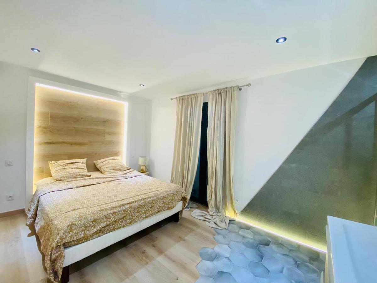 Duplex 120M2 Terrasse Vue Sur Nimes Apartment Exterior photo