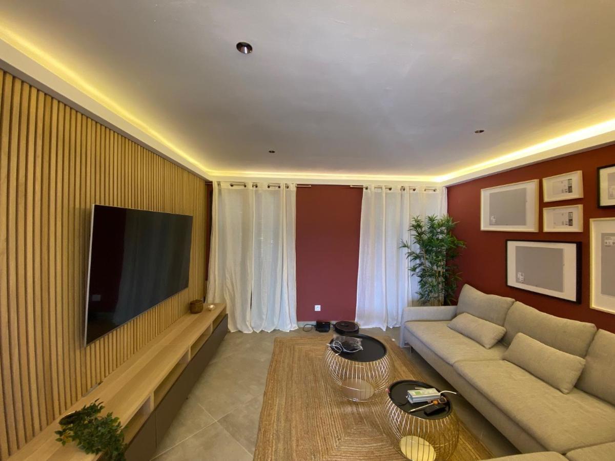 Duplex 120M2 Terrasse Vue Sur Nimes Apartment Exterior photo